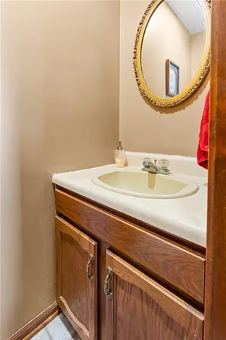 $825,000 | 1887 Northwest Mill Creek Drive, Hamilton, MO 64644