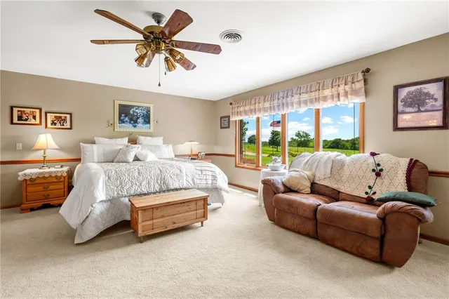 $825,000 | 1887 Northwest Mill Creek Drive, Hamilton, MO 64644