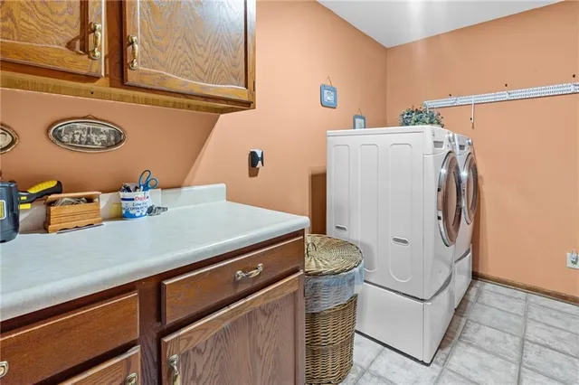 $825,000 | 1887 Northwest Mill Creek Drive, Hamilton, MO 64644