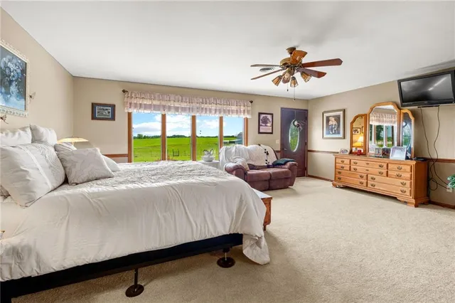 $825,000 | 1887 Northwest Mill Creek Drive, Hamilton, MO 64644