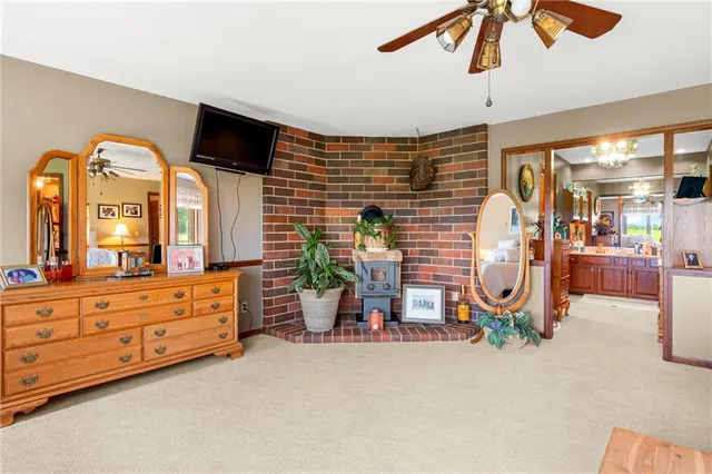 $825,000 | 1887 Northwest Mill Creek Drive, Hamilton, MO 64644