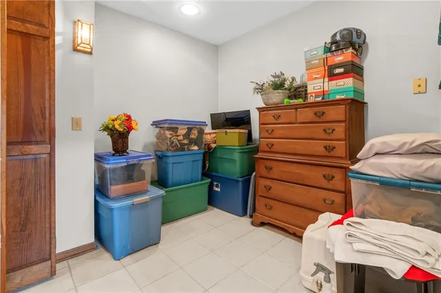 $825,000 | 1887 Northwest Mill Creek Drive, Hamilton, MO 64644