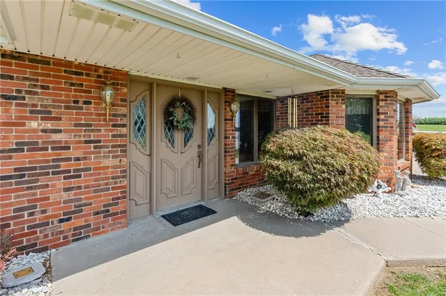 $825,000 | 1887 Northwest Mill Creek Drive, Hamilton, MO 64644