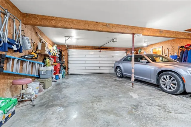 $825,000 | 1887 Northwest Mill Creek Drive, Hamilton, MO 64644