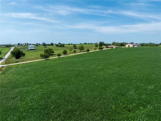 $825,000 | 1887 Northwest Mill Creek Drive, Hamilton, MO 64644