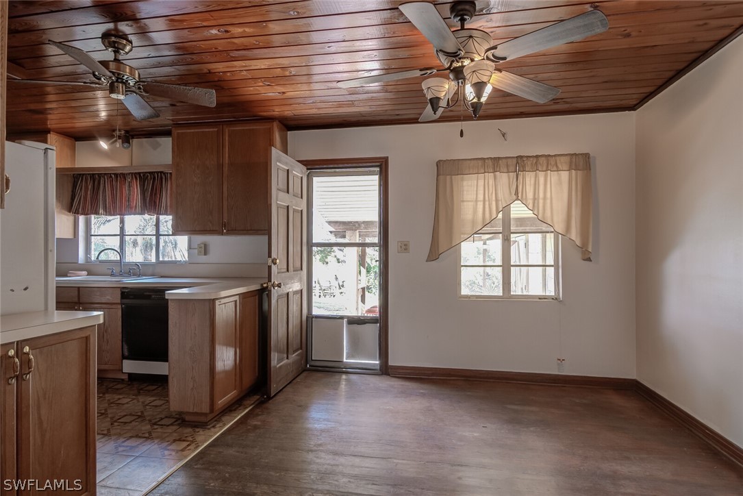 8010 Riverside Drive Punta Gorda, FL 33982 - Photo 13 of 35 Gallery Image 13