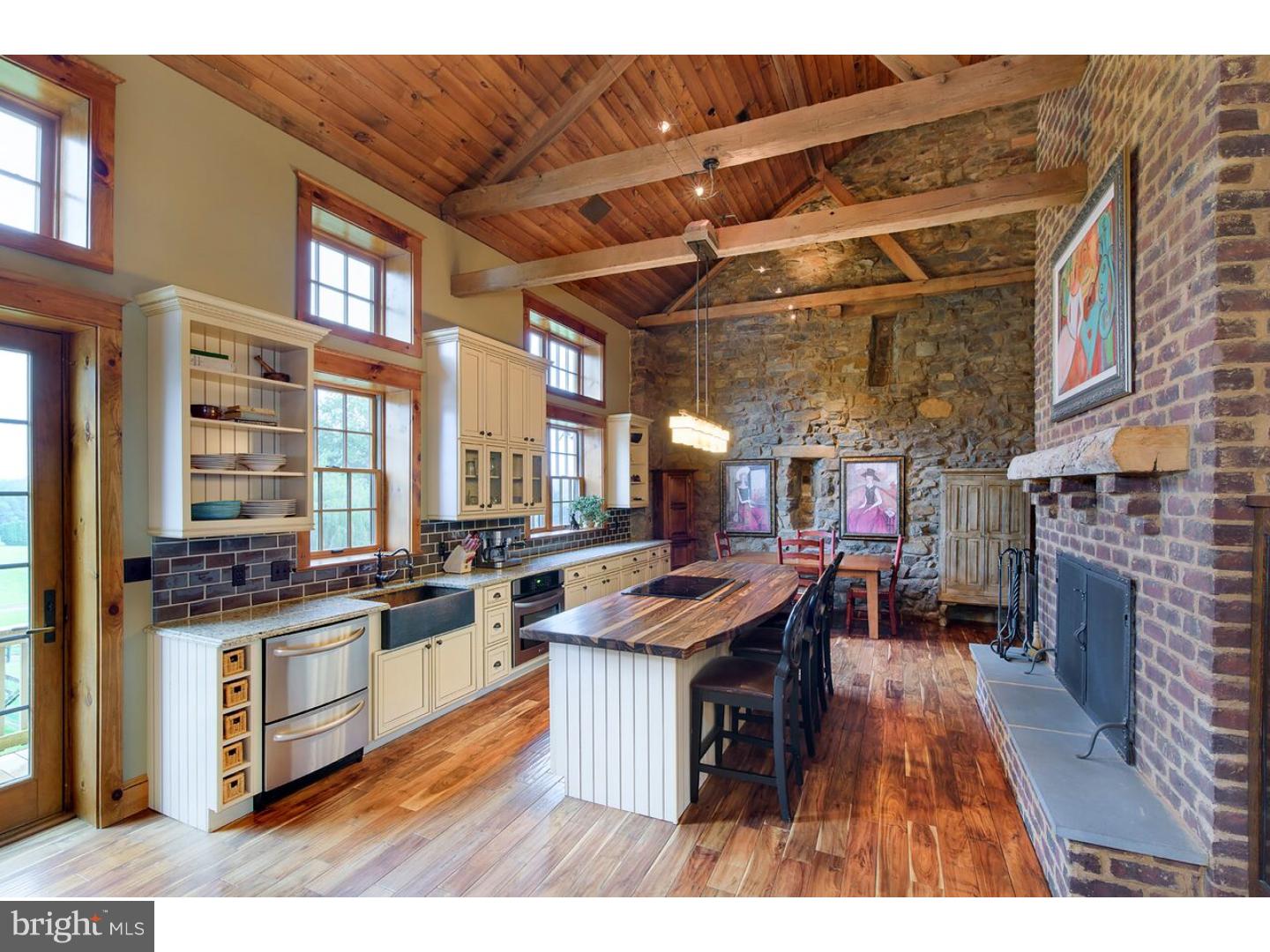 413 Chapel Hill Road Reading, PA 19608 - Photo 5 of 24 Gallery Image 5
