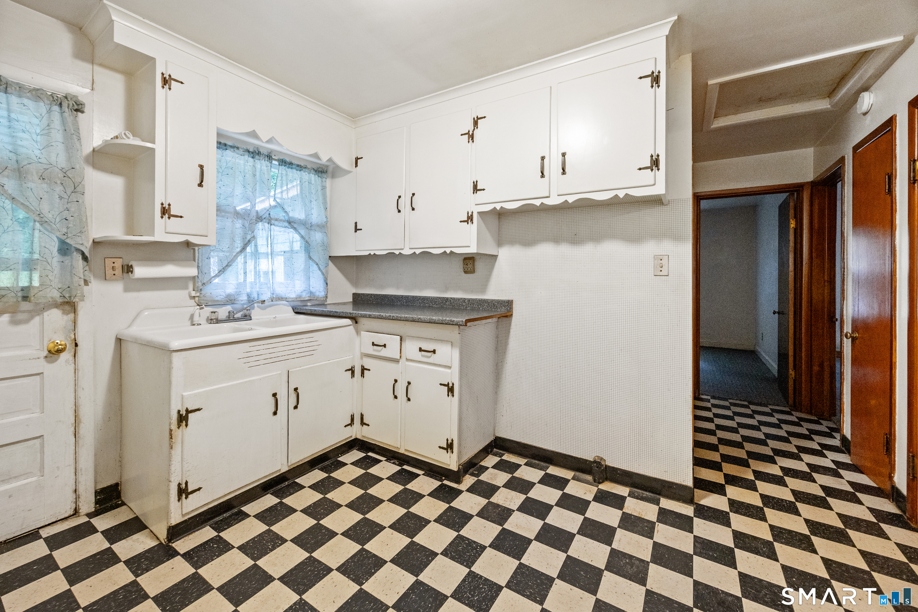 65 Bucks Hill Road Waterbury, CT 06704 - Photo 8 of 21