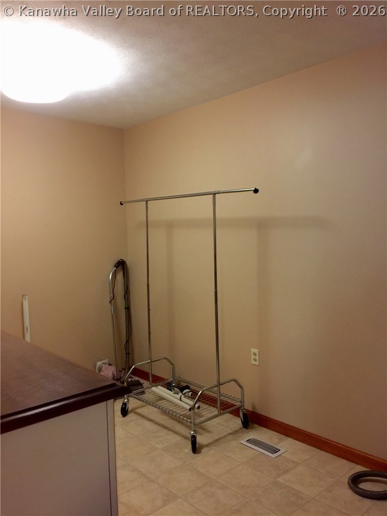 1547 Grapevine Road Charleston, WV 25320 - Photo 13 of 18 Gallery Image 13