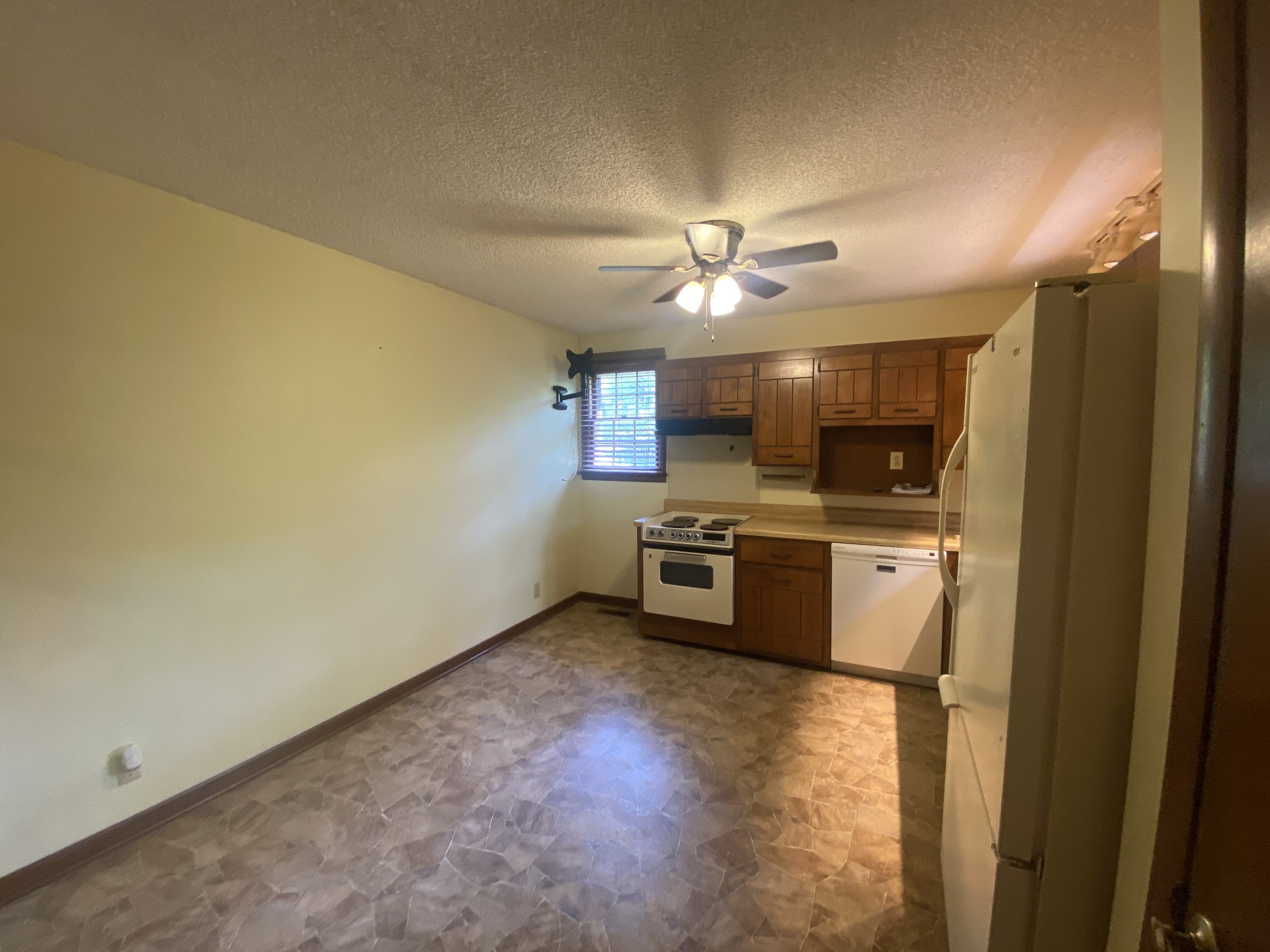 2874 Distillery Road Greenbrier, TN 37073 - Photo 8 of 26