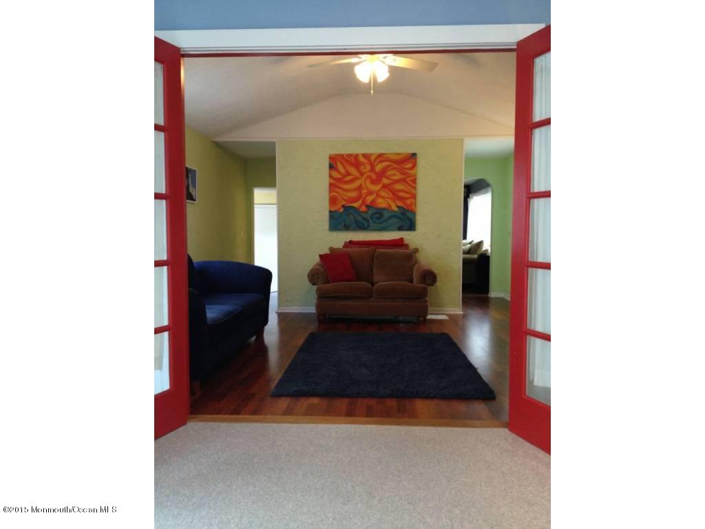 1516 Dorset Dock Road Point Pleasant, NJ 08742 - Photo 8 of 36 08-Great Room