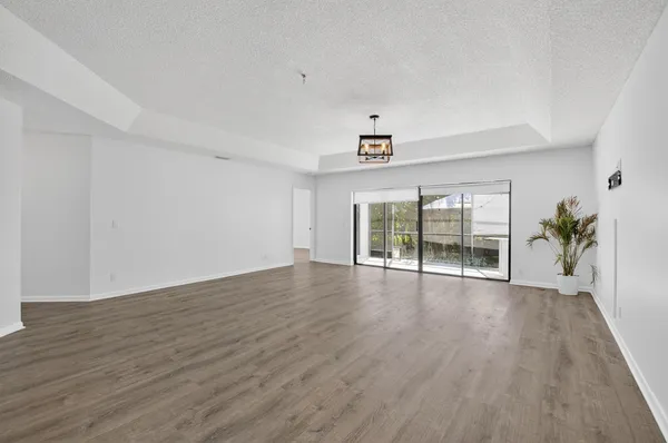 $3,500 | 9074 Chatsworth Cascades Circle, Boca Raton, FL 33434