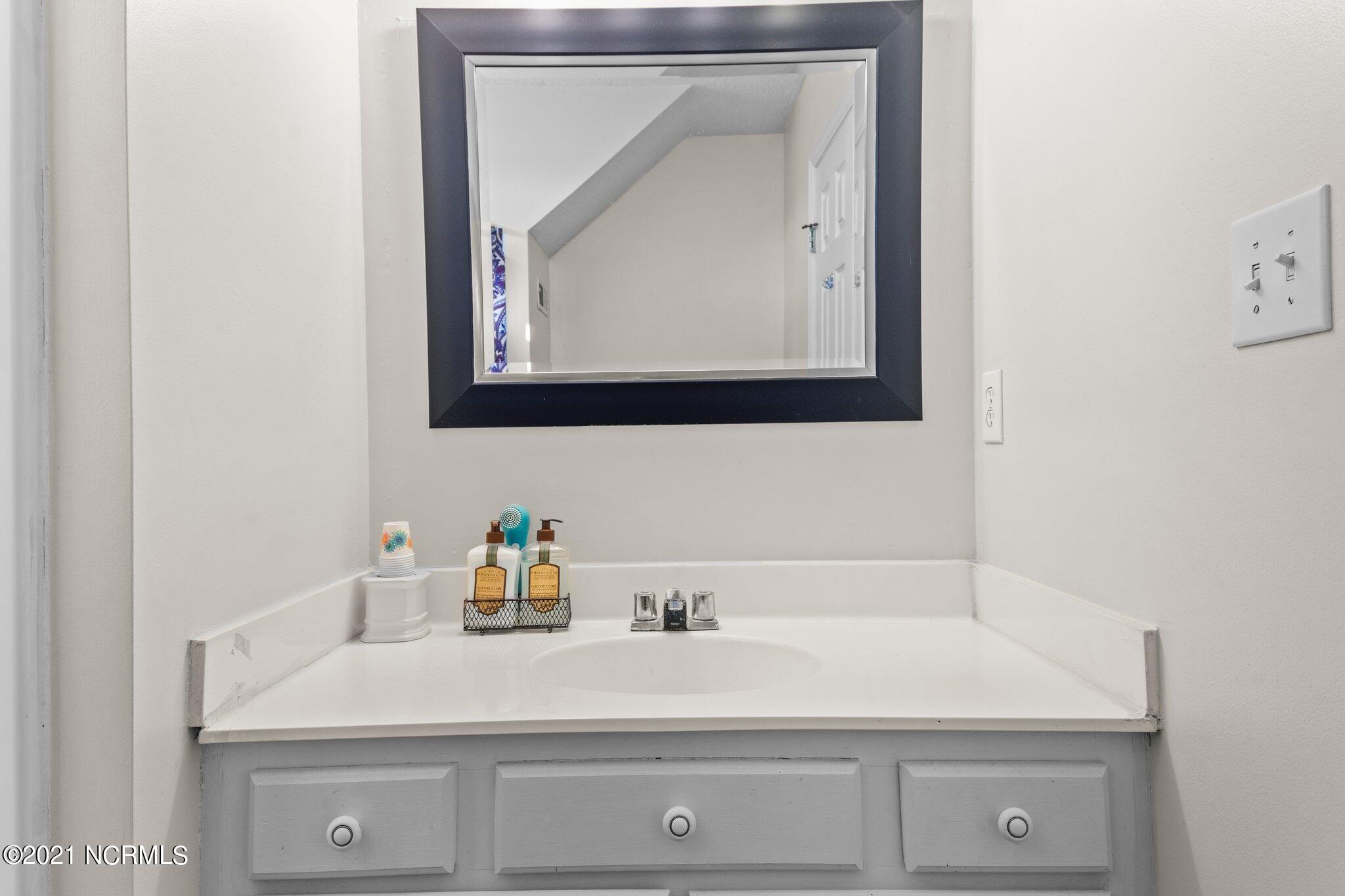 318 Running Road Jacksonville, NC 28546 - Photo 22 of 40 41-web-or-mls-DSC05424