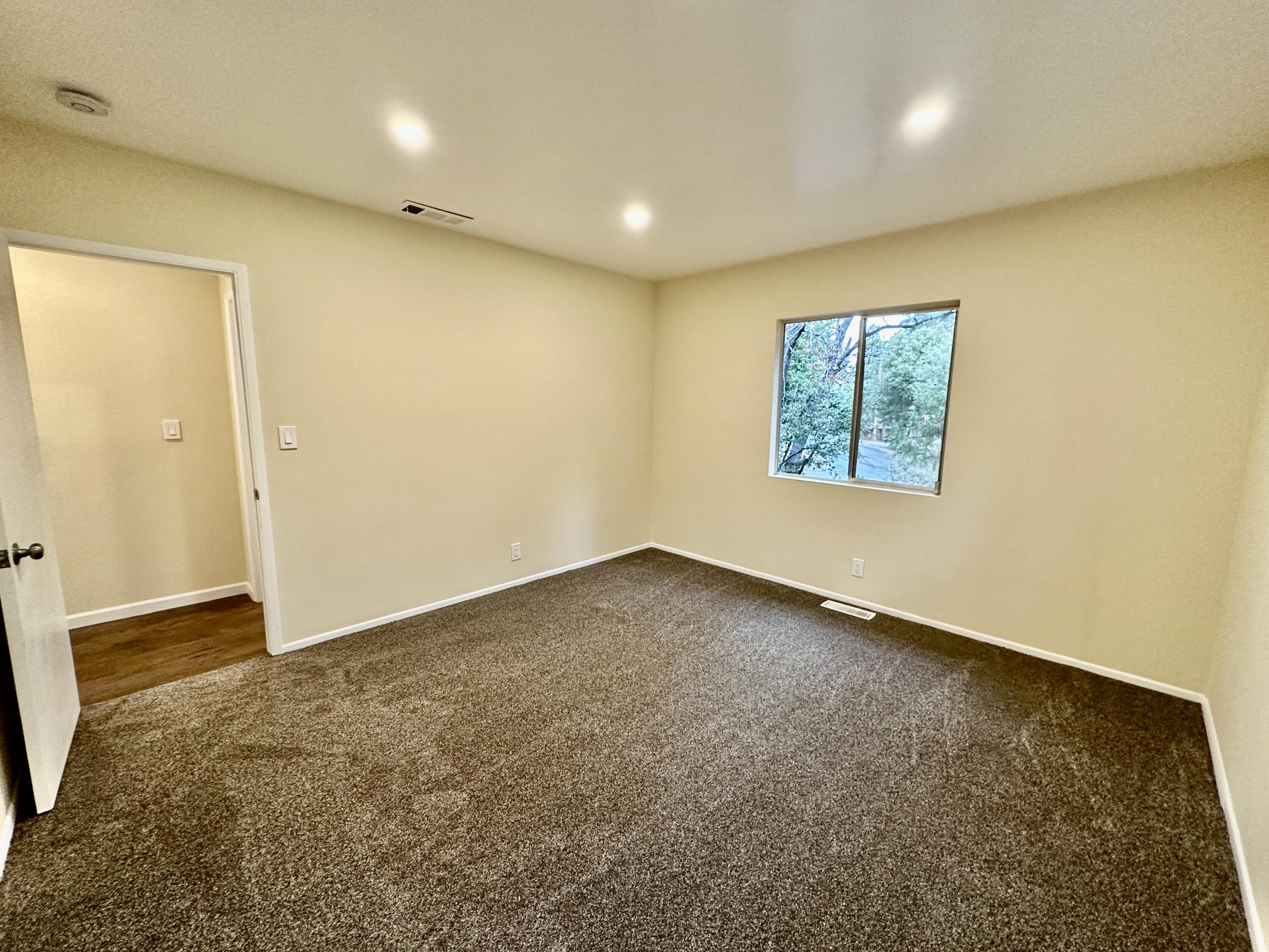 25340 Marion Ridge Drive Idyllwild, CA 92549 - Photo 21 of 31 an empty room with windows