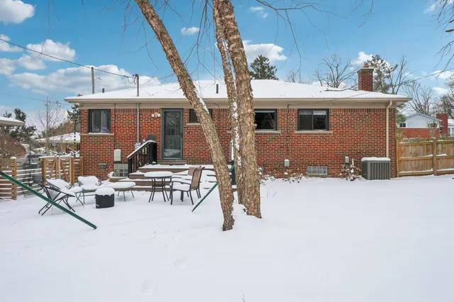 $595,000 | 2445 Dorchester Road, Ann Arbor, MI 48104