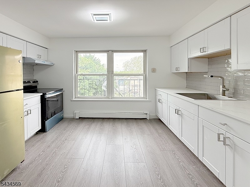 19 Van Rensselear Street, Unit 8 Belleville, NJ 07109 - Photo 2 of 9