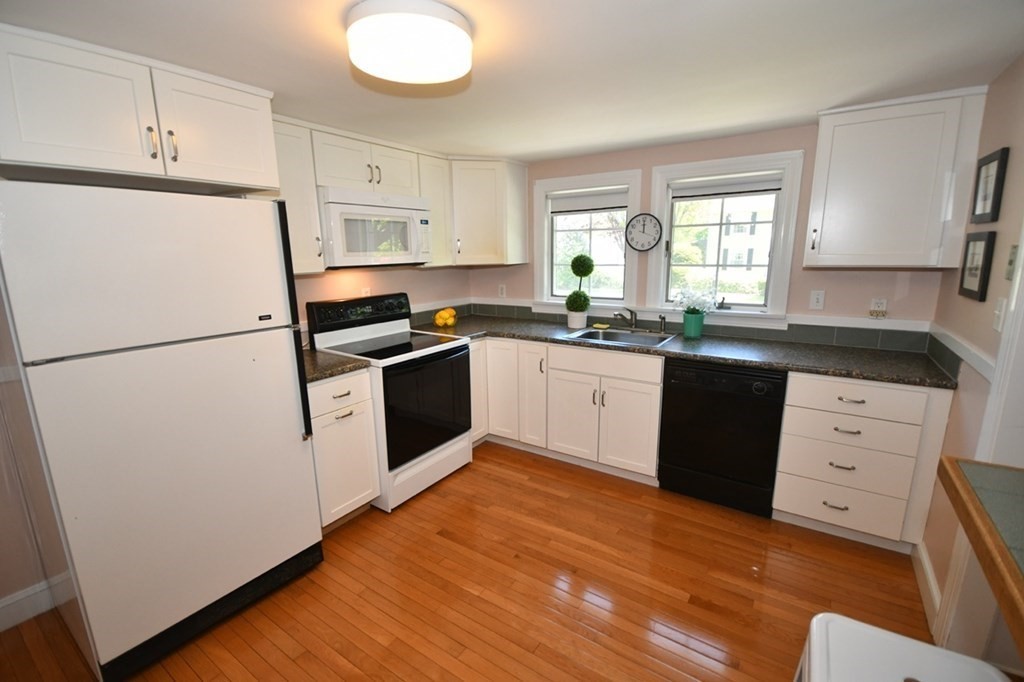 5 Virginia Road Andover, MA 01810 - Photo 3 of 34 Gallery Image 3