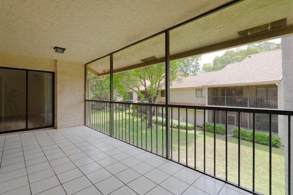 5710 Coach House Circle, Unit G Boca Raton, FL 33486 - Photo 11 of 24 DSC08398