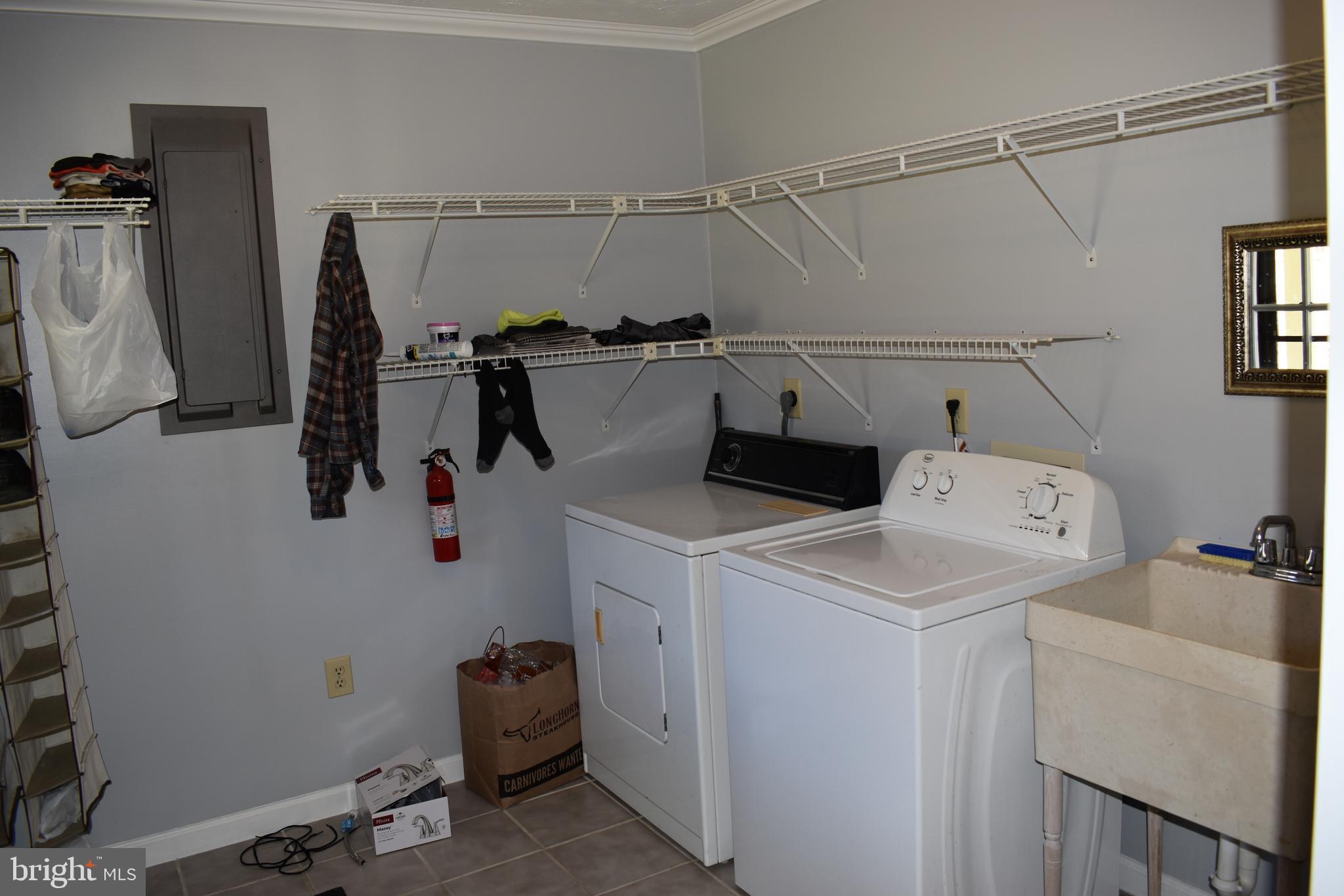 211 Lake Ridge Road Strasburg, VA 22657 - Photo 18 of 27 Laundry room
