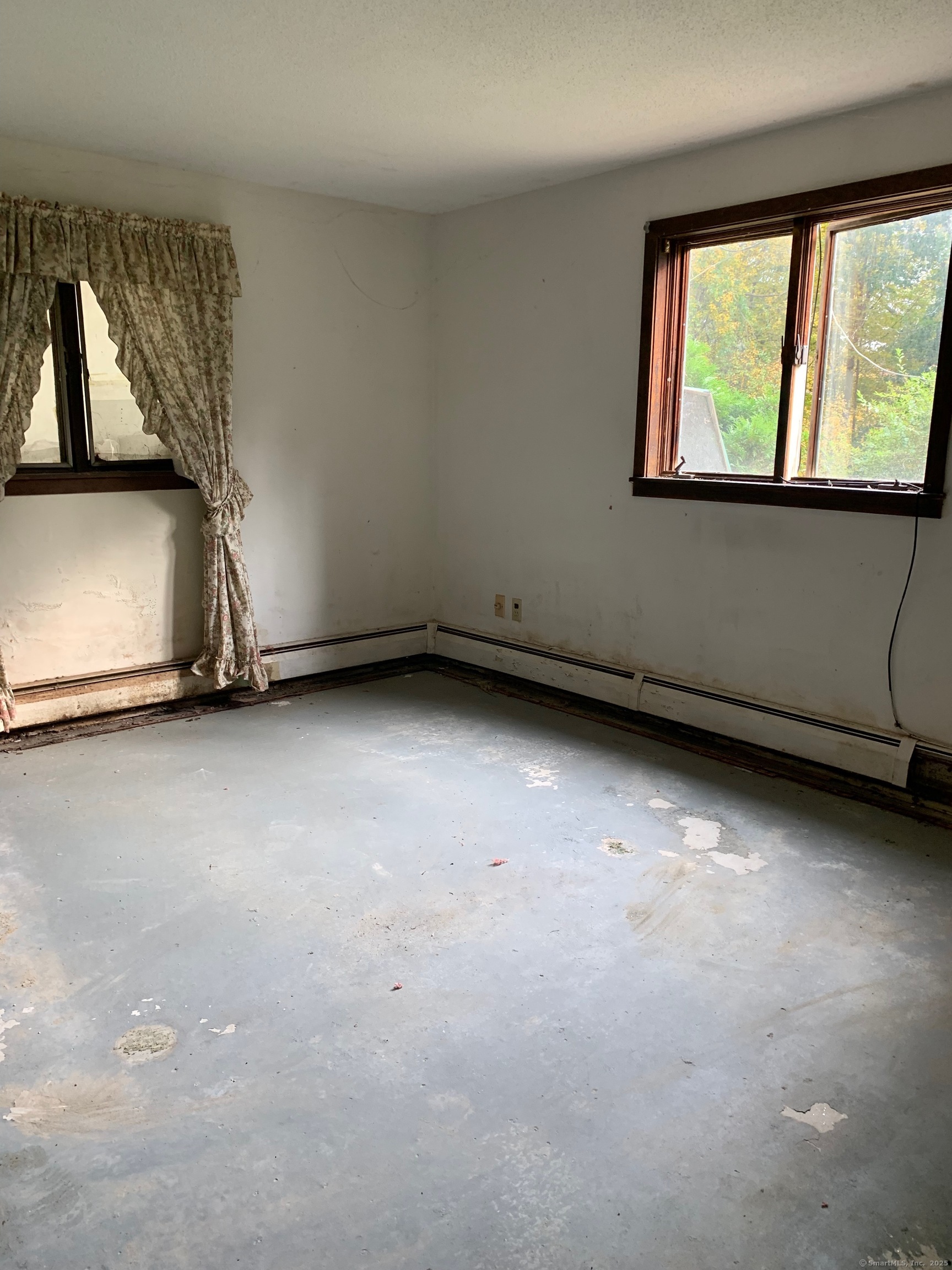 99 Obtuse Hill Road Brookfield, CT 06804 - Photo 13 of 31 an empty room with windows