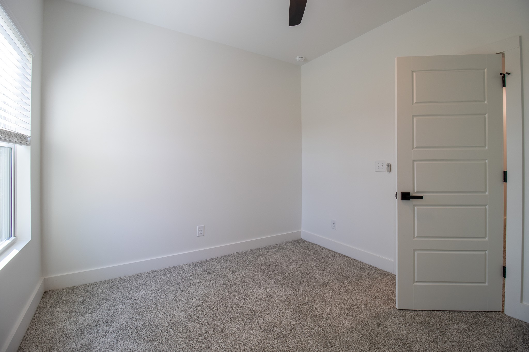4024 University Avenue, Unit B Old Hickory, TN 37138 - Photo 27 of 30 an empty room with a empty space and window