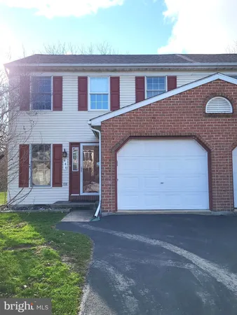 $2,250 | 446 Crosswinds Drive, Lititz, PA 17543