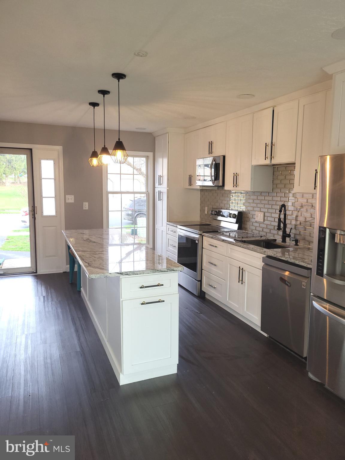 446 Crosswinds Drive Lititz, PA 17543 - Photo 3 of 22