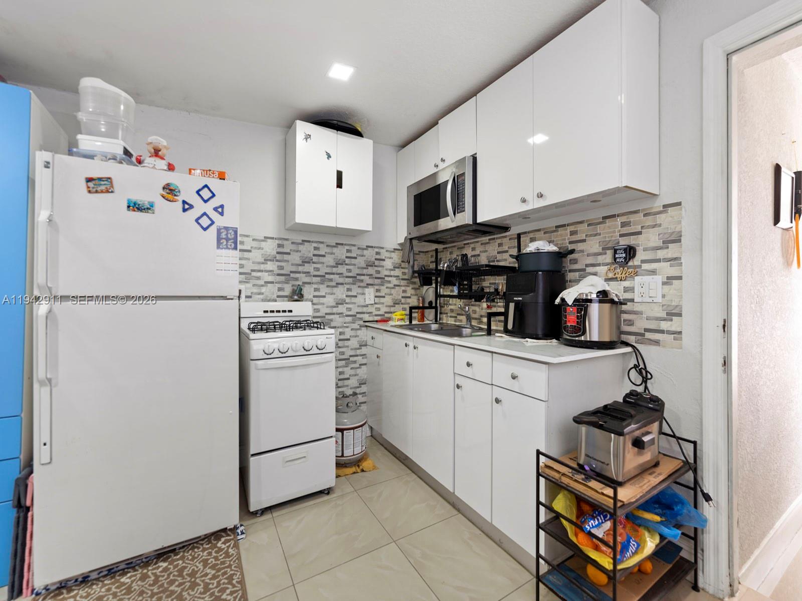 355 West 62nd Street Hialeah, FL 33012 - Photo 27 of 44 Photo 27
