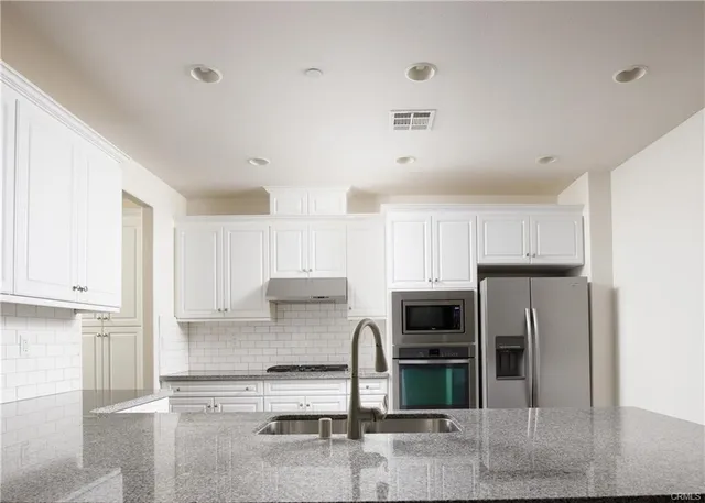 $4,460 | 24 Canoe, Irvine, CA 92618