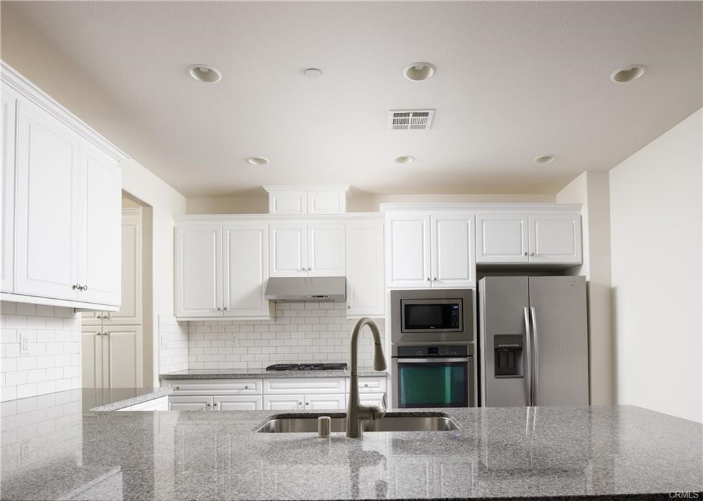 24 Canoe Irvine, CA 92618 - Photo 2 of 15