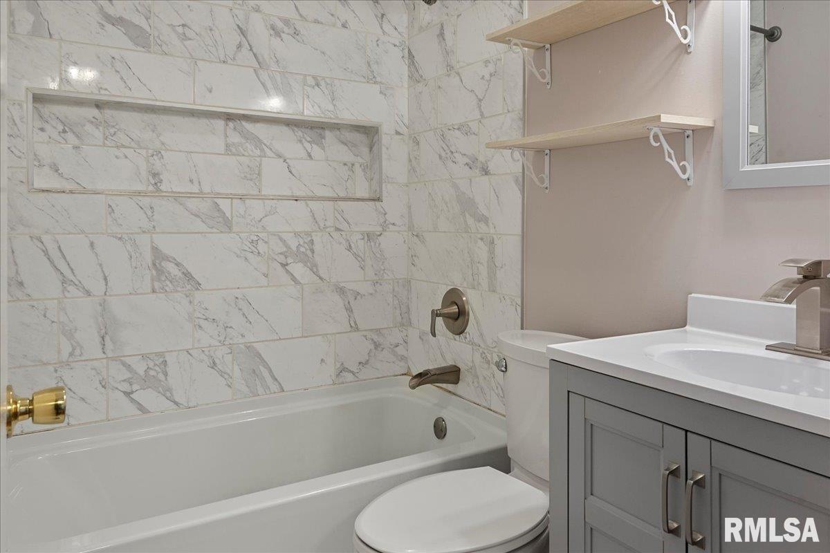 3244 East Carpenter Street Springfield, IL 62702 - Photo 17 of 27 Gallery Image 17