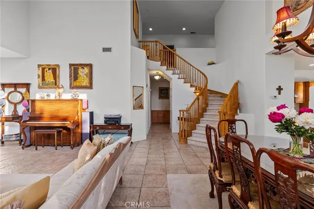 $1,199,900 | 22440 Skylake Place, Saugus, CA 91390