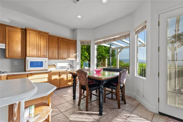 $1,199,900 | 22440 Skylake Place, Saugus, CA 91390