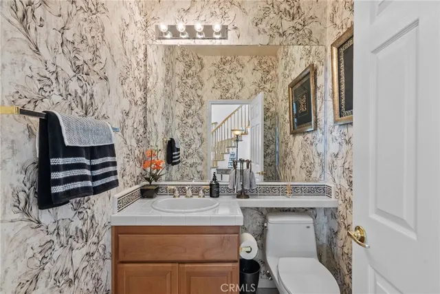 $1,199,900 | 22440 Skylake Place, Saugus, CA 91390