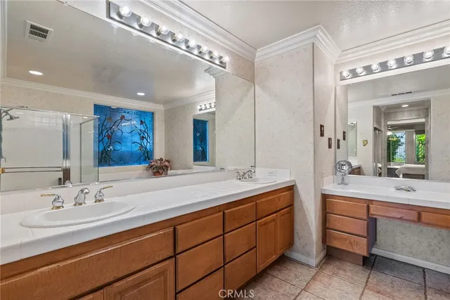 $1,199,900 | 22440 Skylake Place, Saugus, CA 91390