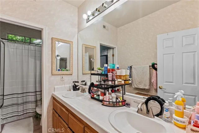 $1,199,900 | 22440 Skylake Place, Saugus, CA 91390