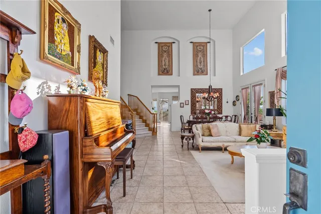 $1,199,900 | 22440 Skylake Place, Saugus, CA 91390