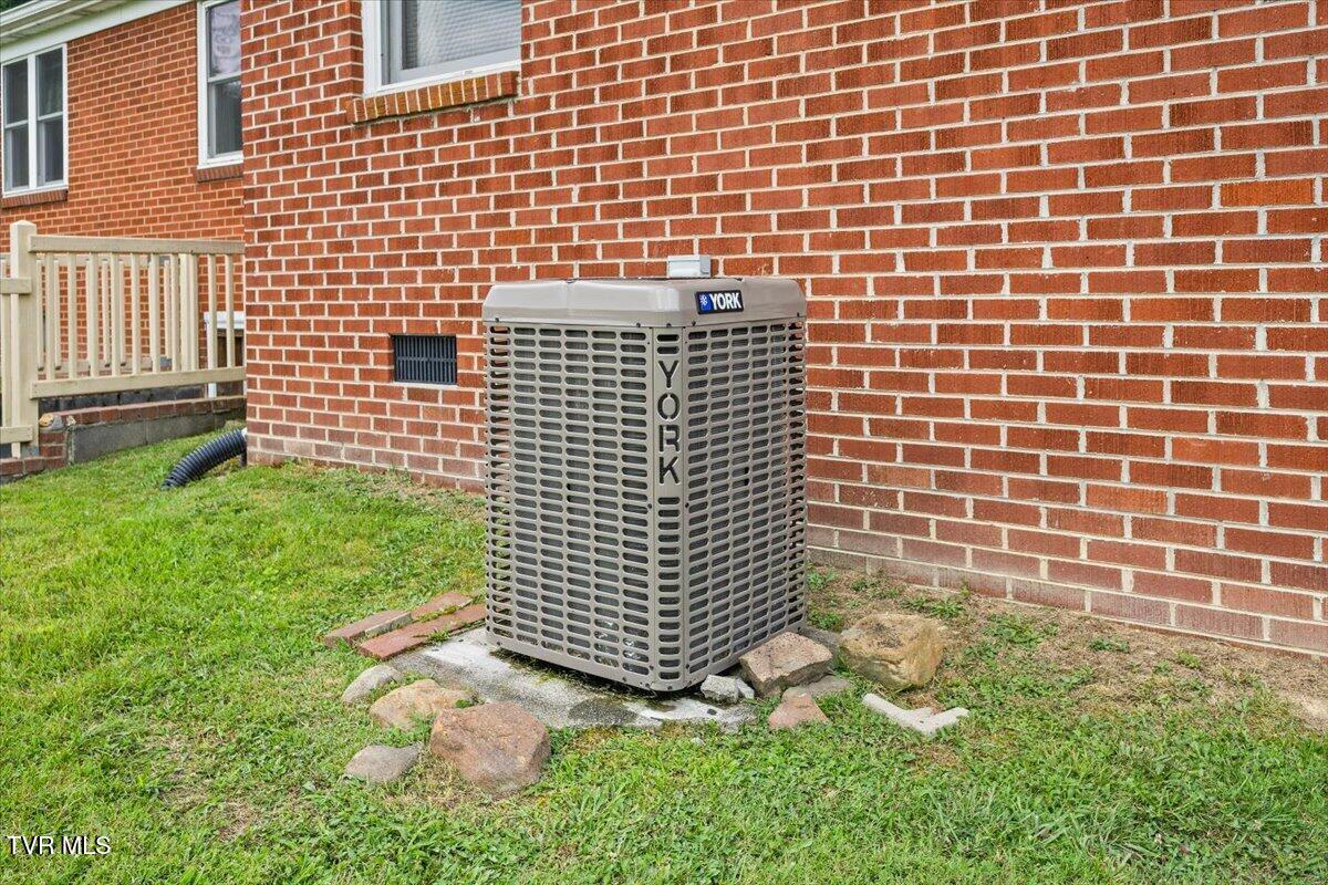 7275 Erwin Highway Chuckey, TN 37641 - Photo 35 of 43 38-128A1501