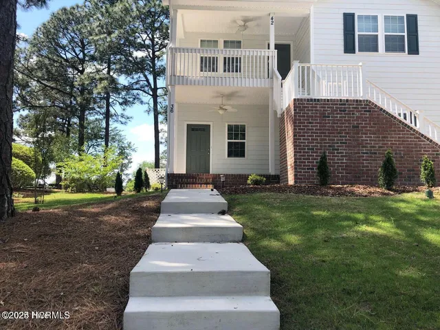 $1,675 | 32 Knoll Road, Southern Pines, NC 28387