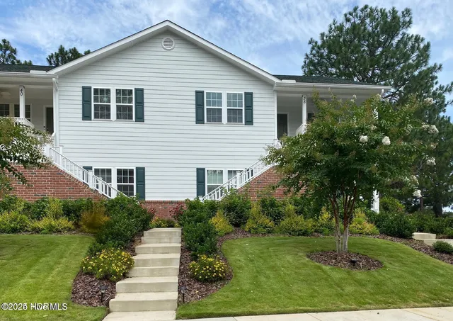 $1,675 | 32 Knoll Road, Southern Pines, NC 28387