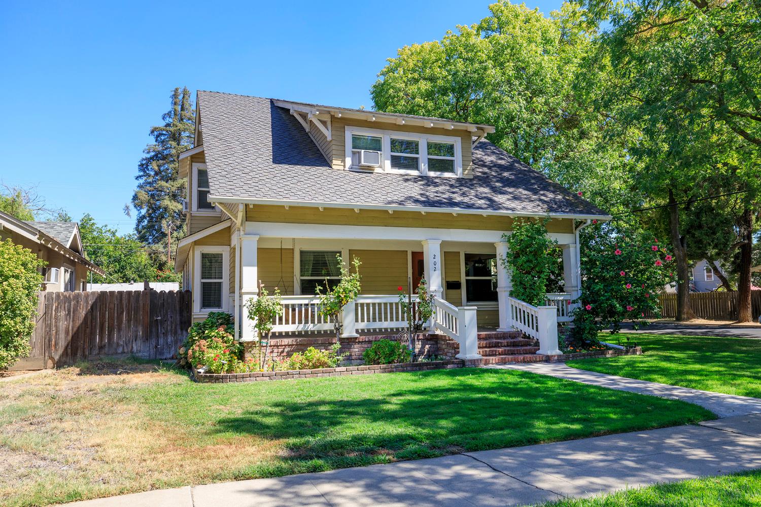 202 Hackberry Avenue Modesto, CA 95354 - Photo 3 of 72