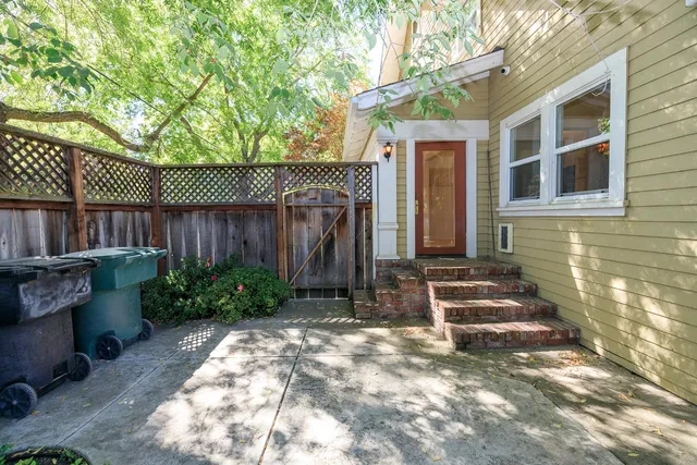 $659,900 | 202 Hackberry Avenue, Modesto, CA 95354