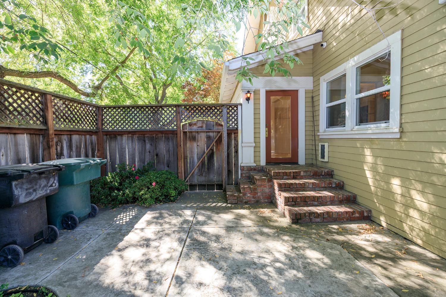 202 Hackberry Avenue Modesto, CA 95354 - Photo 63 of 72