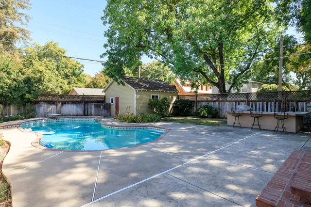 $659,900 | 202 Hackberry Avenue, Modesto, CA 95354