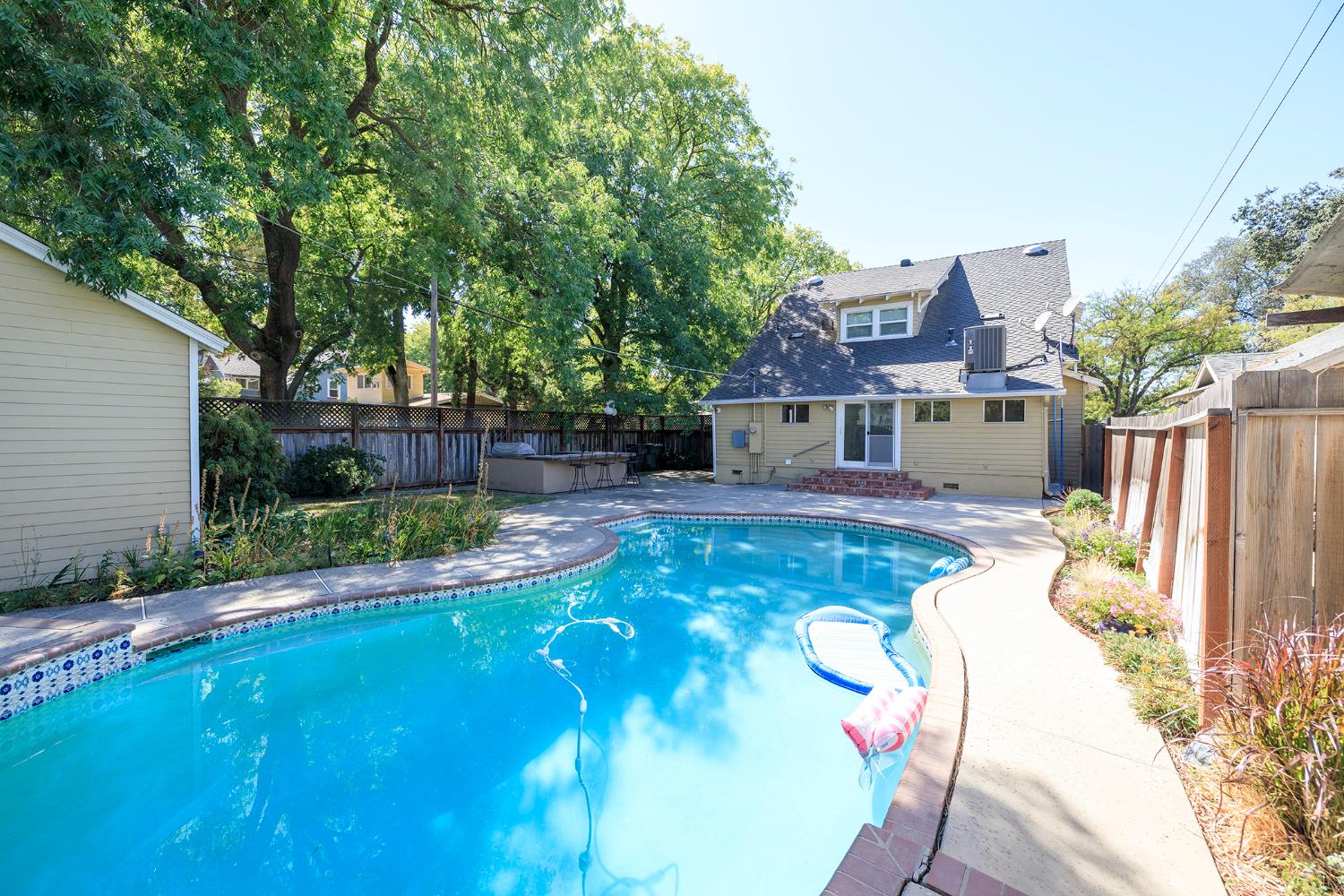 202 Hackberry Avenue Modesto, CA 95354 - Photo 70 of 72