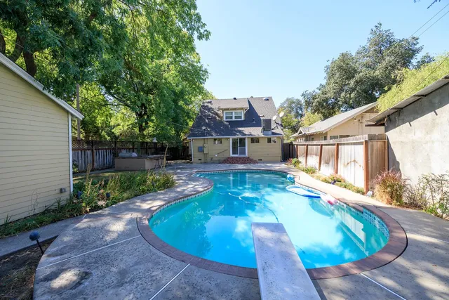 $659,900 | 202 Hackberry Avenue, Modesto, CA 95354