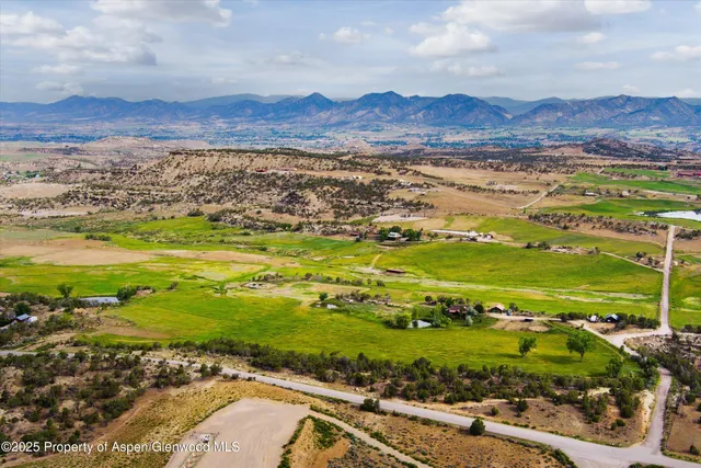 $950,000 | 1563 County Road 326, Silt, CO 81652