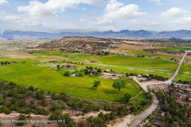 $950,000 | 1563 County Road 326, Silt, CO 81652