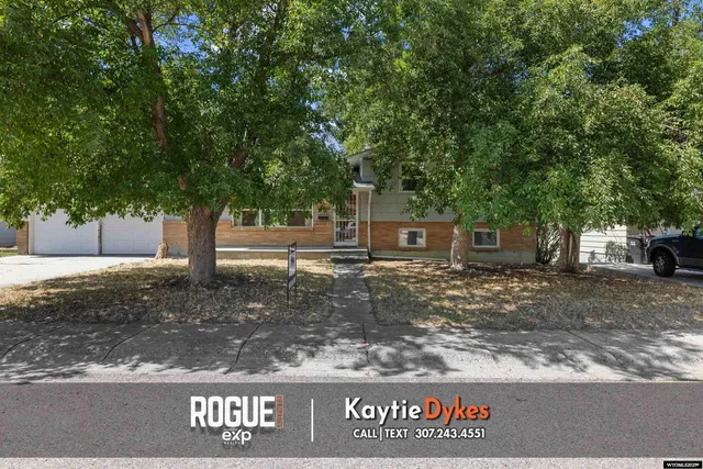 $294,000 | 1320 Kingsbury Drive, Casper, WY 82609