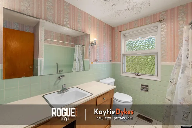 $294,000 | 1320 Kingsbury Drive, Casper, WY 82609